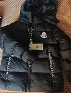 Jas Moncler 116 nieuw met prijskaartje, Kinderen en Baby's, Kinderkleding | Maat 116, Moncler, Jongen of Meisje, Nieuw, Ophalen of Verzenden