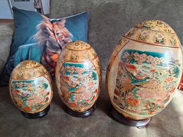 Aziatische beelden beschikbaar voor biedingen