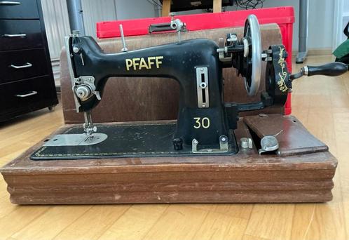 Pfaff handnaaimachine, Antiek en Kunst, Antiek | Naaimachines, Ophalen