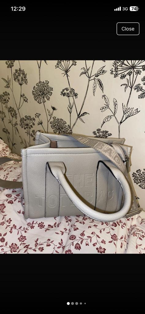 The tote bag, Sieraden, Tassen en Uiterlijk, Tassen | Damestassen, Zo goed als nieuw, Shopper, Beige, Ophalen of Verzenden