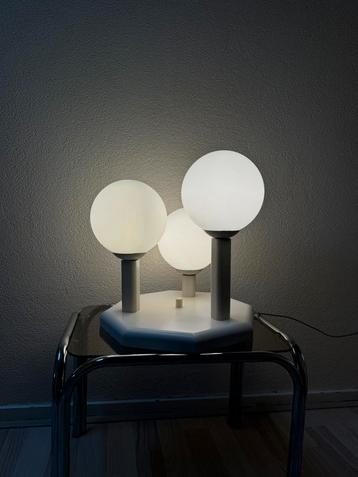 Space Age Bollamp 3 Melkglazen Bollen Plafondlamp Atomic beschikbaar voor biedingen