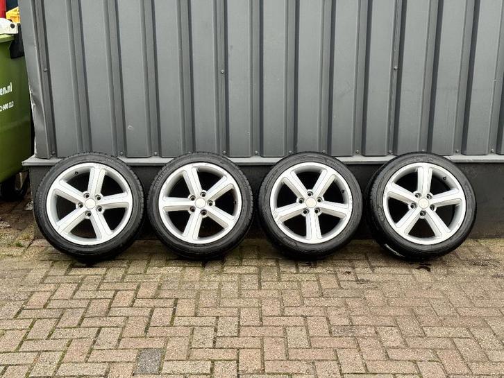17 inch Velgen / banden Volkswagen Touran, Auto-onderdelen, Banden en Velgen, Banden en Velgen, Zomerbanden, 17 inch, 225 mm, Personenwagen