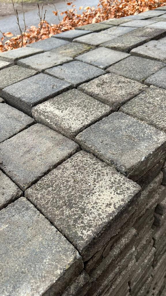 Gratis afhalen +/- 70m2 cobblestones, Tuin en Terras, Ophalen, Gebruikt, Beton, Klinkers
