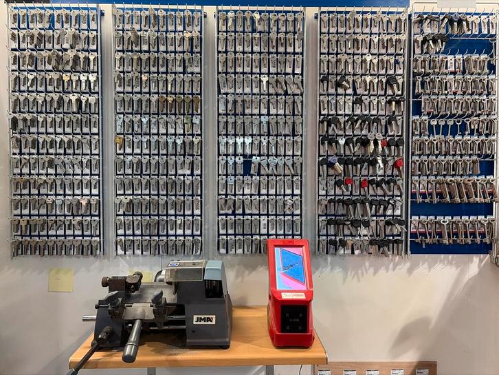 Complete sleutelservice, Doe-het-zelf en Verbouw, Metalen, Zo goed als nieuw, Overige metalen, Ophalen of Verzenden