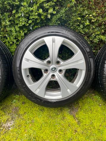 Velgen 17 inch 5x114,3 et49 met 8mm zomerbanden beschikbaar voor biedingen