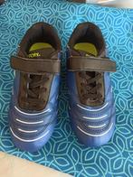 Blauw zwarte voetbal schoenen met noppen van Dutchy maat 31, Kinderen en Baby's, Kinderkleding | Schoenen en Sokken, Schoenen