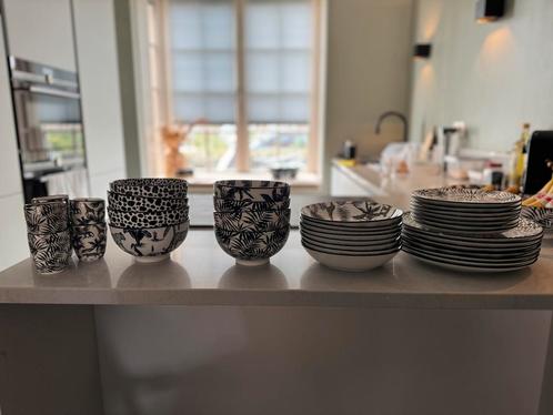 39-delig serviesset, Huis en Inrichting, Keuken | Servies, Zo goed als nieuw, Compleet servies, Overige stijlen, Aardewerk, Ophalen of Verzenden