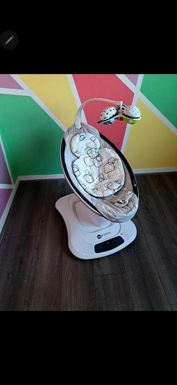 4 Moms schommelstoel,  Mamaroo 4 beschikbaar voor biedingen