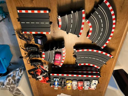 Carrera racebaan met 7 auto’s, 3 regelaars en trafo, Kinderen en Baby's, Speelgoed | Racebanen, Gebruikt, Elektrisch, Carrera