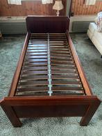 Twee eenpersoons bedden te koop, Ophalen, 90 cm, Eenpersoons, Bruin