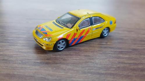 Mercedes-Benz C-Klasse W203 Ambulance Modelauto, Hobby en Vrije tijd, Modelauto's | Overige schalen, Gebruikt, Auto, Ophalen of Verzenden