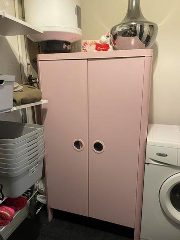 Roze kast/babykamer/kinderkamer beschikbaar voor biedingen