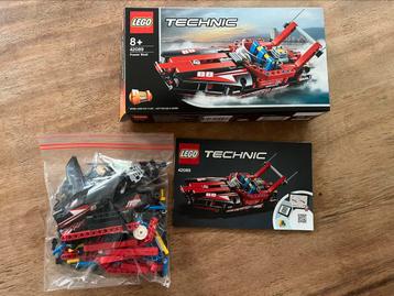 Lego 42089 Power Boat, compleet met doos beschikbaar voor biedingen