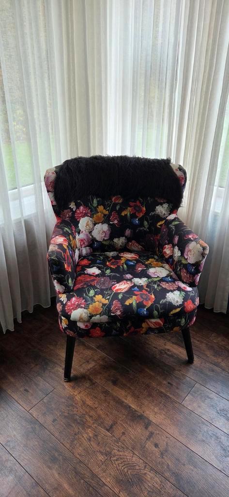 Bloemen fauteuil met zwarte accenten, Huis en Inrichting, Fauteuils, Ophalen