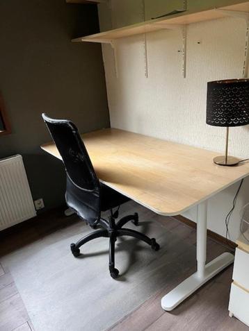 Gratis bureau + 2 x bureaustoel