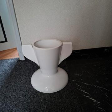 Grote Witte Design Vaas beschikbaar voor biedingen
