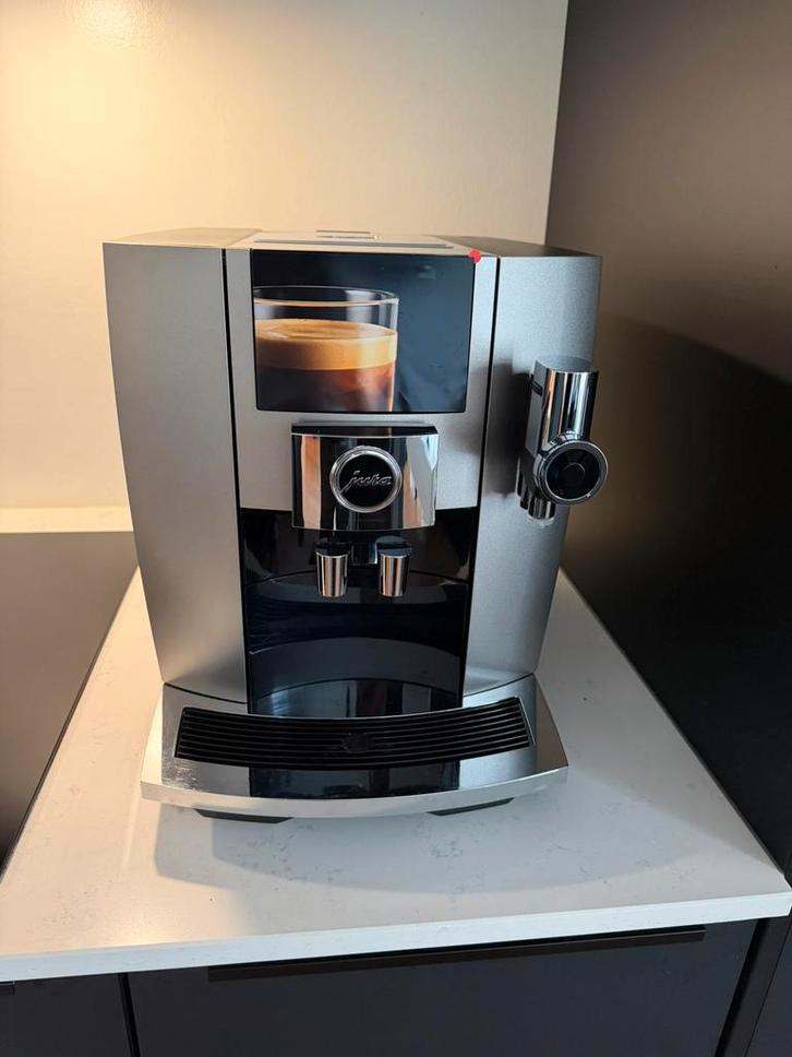 Jura J8 EA (2023) Lage tellerstand & WiFi Connect!, Witgoed en Apparatuur, Koffiezetapparaten, Zo goed als nieuw, Gemalen koffie