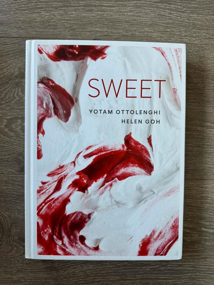 Helen Goh - Sweet, Boeken, Kookboeken, Zo goed als nieuw, Ophalen of Verzenden