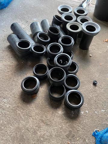 Verlopen 90x100mm en bochten 90mm voor inbouw wc’s  beschikbaar voor biedingen