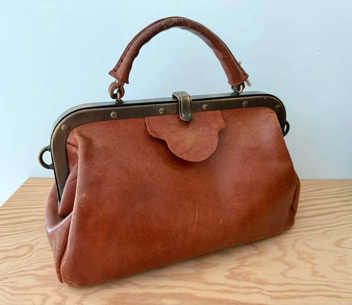 Vintage dokterstas (handtas), Sieraden, Tassen en Uiterlijk, Tassen | Damestassen, Zo goed als nieuw, Handtas, Bruin, Ophalen of Verzenden