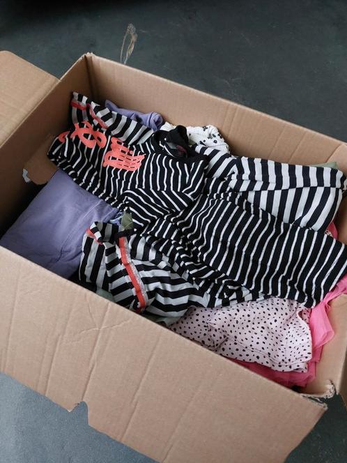 Verhuisdoos meisjeskleding maat 98 t/m 128 (gedragen staat), Kinderen en Baby's, Kinderkleding | Kinder-kledingpakketten, Gebruikt