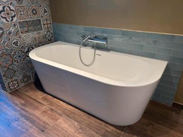 Complete badkamer beschikbaar voor biedingen