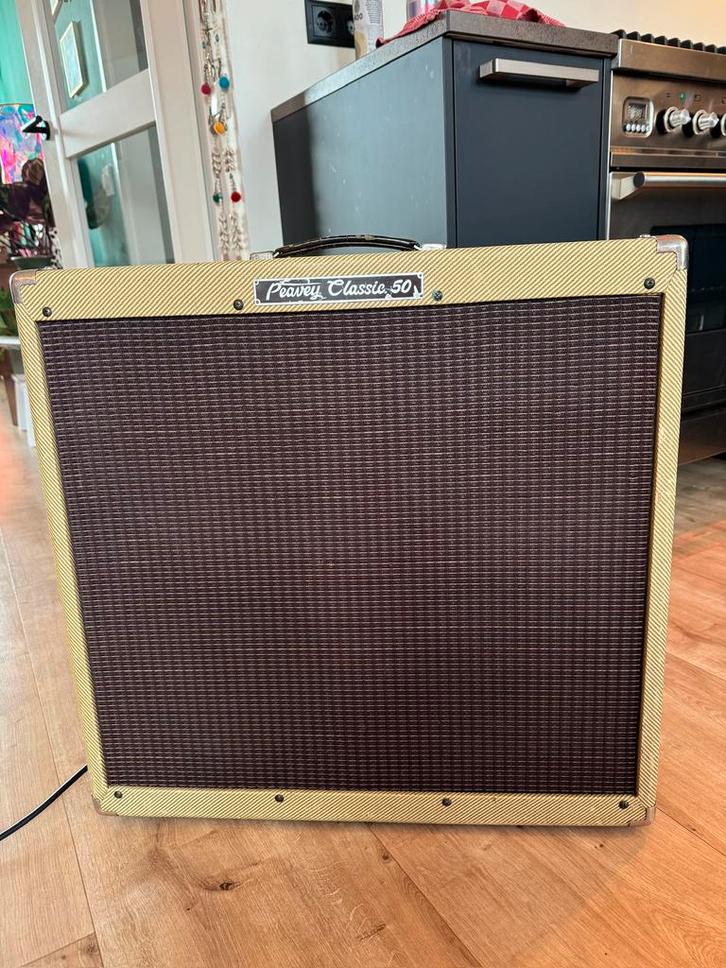 Peavey Classic 50 410 USA buizenversterker + footswitch, Muziek en Instrumenten, Versterkers | Bas en Gitaar, Gebruikt, 50 tot 100 watt