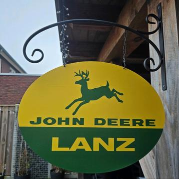 Dubbelzijdig JOHN DEERE UITHANGBORD (incl. beugel) beschikbaar voor biedingen