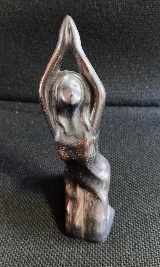 Antiek Zwart Geglazuurd Keramiek kunst Vrouw Beeldje, Antiek en Kunst, Antiek | Keramiek en Aardewerk, Verzenden