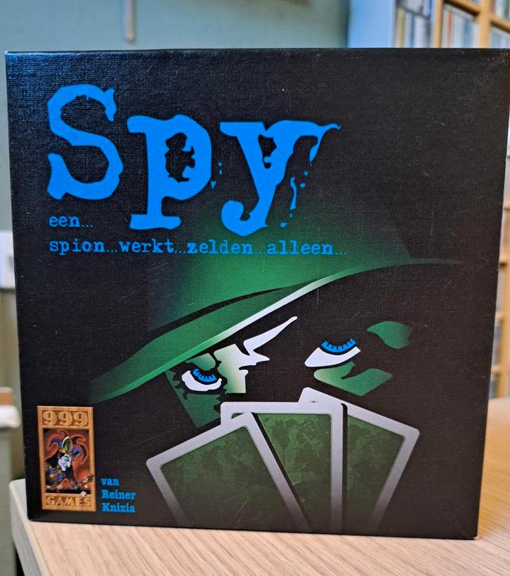 Spy - Reiner Knizia - 999 Games, Hobby en Vrije tijd, Gezelschapsspellen | Bordspellen, Zo goed als nieuw, Een of twee spelers