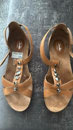 Te koop Clarks dames sandalen lichtbruin, Kleding | Dames, Schoenen, Overige kleuren, Zo goed als nieuw, Sandalen of Muiltjes