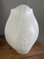 Grote Vintage Witte Biscuit vaas A Kaiser porselein UNIEK, Huis en Inrichting, Ophalen of Verzenden, Aardewerk of Porselein, Minder dan 50 cm