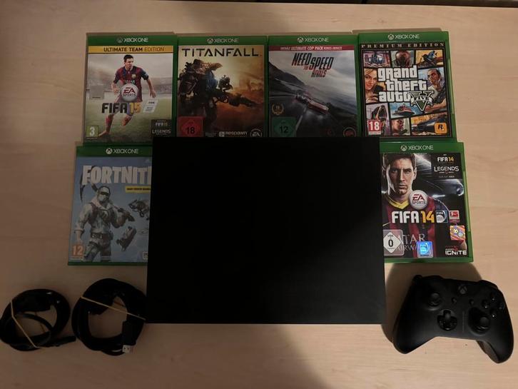 Xbox One X Project Scorpio 1TB • Samsung SSD • 6 games, Spelcomputers en Games, Spelcomputers | Xbox One, Zo goed als nieuw, Xbox One X