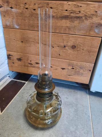Oude victoriaanse antieke olielamp   van voor 1900  beschikbaar voor biedingen