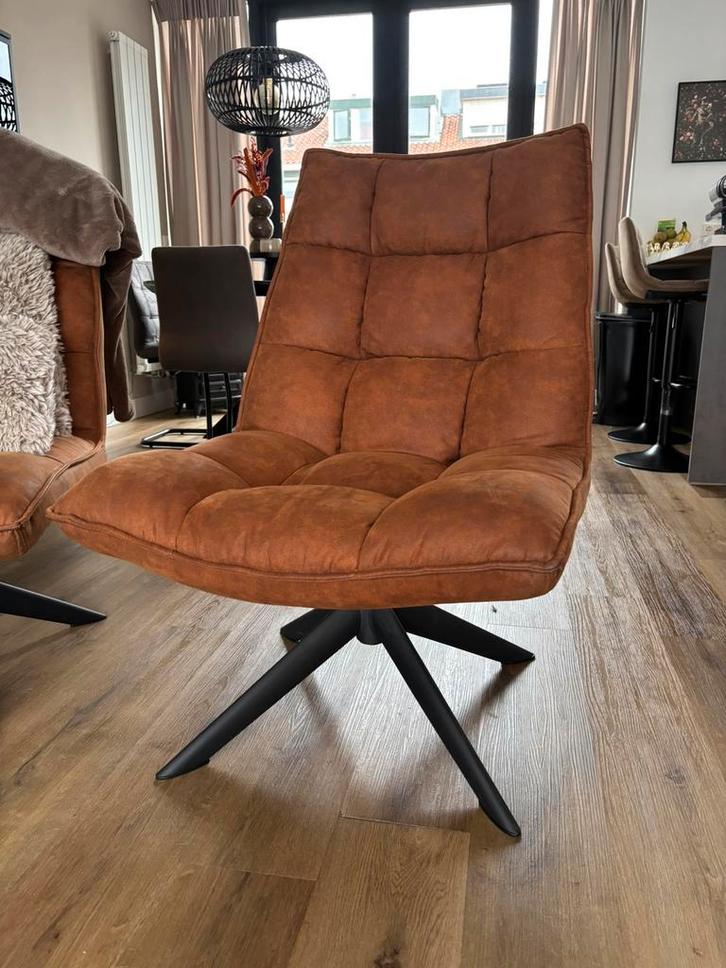 Draaibare fautuil cognac, merk WOOOD, Huis en Inrichting, Fauteuils, Zo goed als nieuw, Stof, 50 tot 75 cm, 75 tot 100 cm, Ophalen