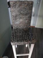 Barstoel van gevlochten materiaal gratis, Huis en Inrichting, Barren, Ophalen, Gebruikt, Inclusief barstoelen