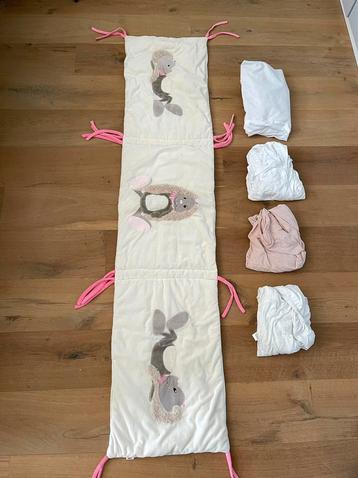 🌸 Bedomrander + 3x hoeslaken 1x molton/zeil 🌸 beschikbaar voor biedingen