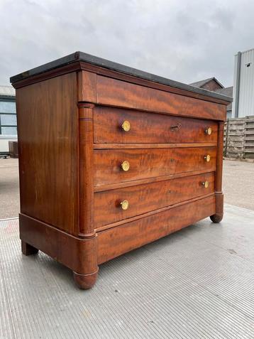 Empire mahonie commode, ladekast mahonie hout ca.1800