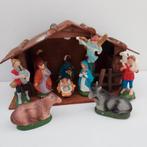 Kerststal met 11 beeldjes met muziekdoos afm 29x17, Antiek en Kunst, Kunst | Beelden en Houtsnijwerken, Ophalen of Verzenden