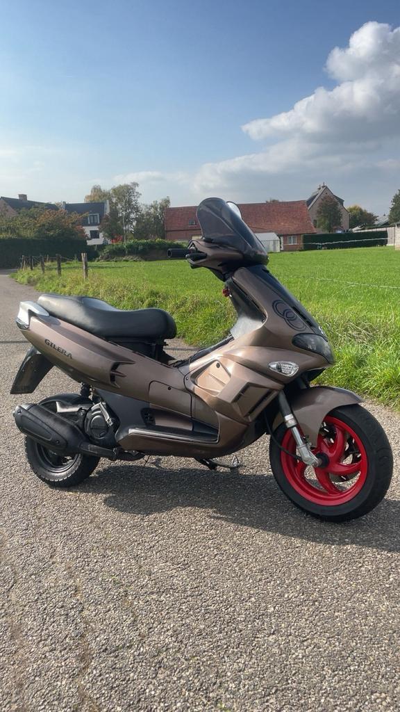 Gilera runner 172 b klasse (brom), Fietsen en Brommers, Scooters | Yamaha, Zo goed als nieuw, Overige modellen, Ophalen