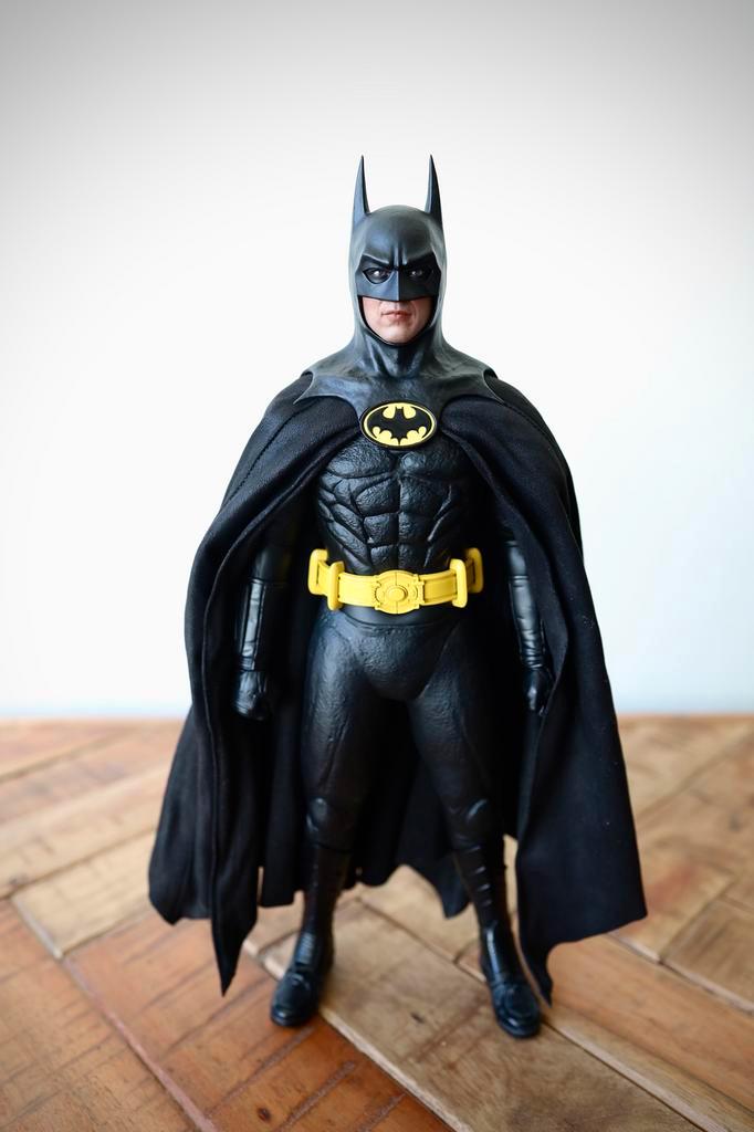 Hot toys batman 1989 (NIEUW), Verzamelen, Film en Tv, Nieuw, Film, Actiefiguur of Pop, Ophalen
