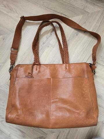 Fijne leren luiertas van cowboysbag, schoudertas cognac  beschikbaar voor biedingen