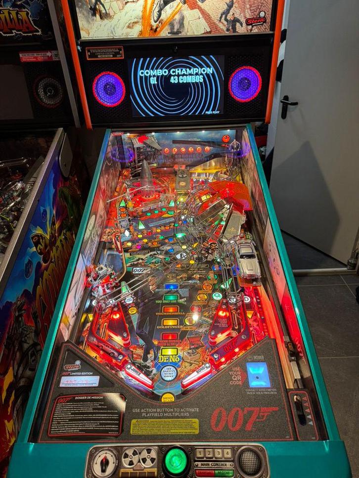 James Bond Limited Edition (Thunderball), Verzamelen, Automaten | Flipperkasten, Zo goed als nieuw, Dot-matrix, Flipperkast, Stern