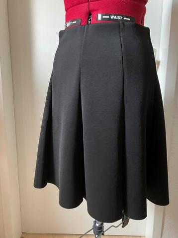 Steps uitlopende rok zwart maat M beschikbaar voor biedingen