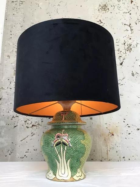 Chinese tafellamp groen met vlinder decor, Huis en Inrichting, Lampen | Tafellampen, Zo goed als nieuw, Minder dan 50 cm, Kunststof