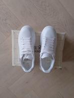 Alexander McQueen nieuw, Kleding | Dames, Schoenen, Wit, Nieuw, Ophalen of Verzenden, Sneakers of Gympen