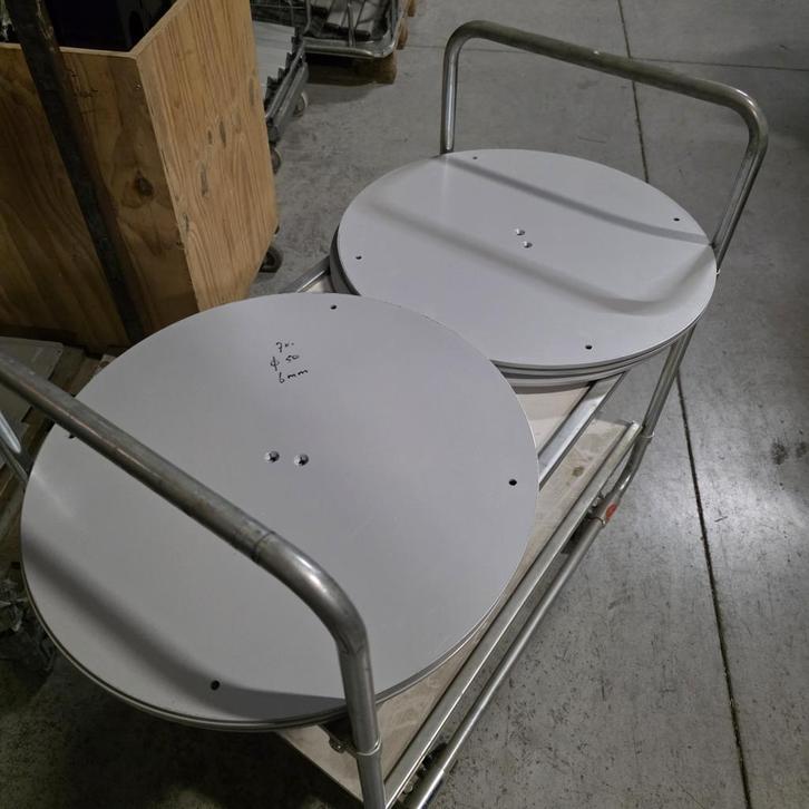 Dikke ronde grijze massieve stalen platen 6 mm dik  50 cm d, Doe-het-zelf en Verbouw, Metalen, Gebruikt