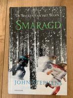 John Stephens - Smaragd, Ophalen of Verzenden, Zo goed als nieuw, John Stephens
