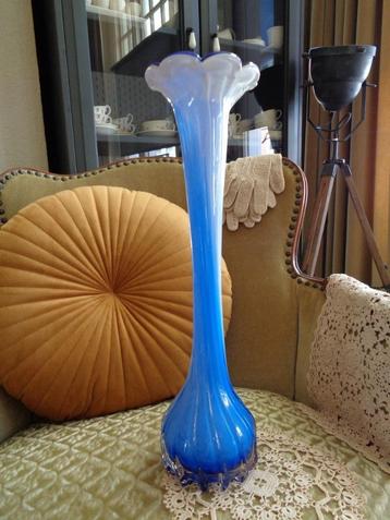 Vintage Kobalt Blauw / Witte Corolla Vaas Bloem ** Mimosa ** beschikbaar voor biedingen