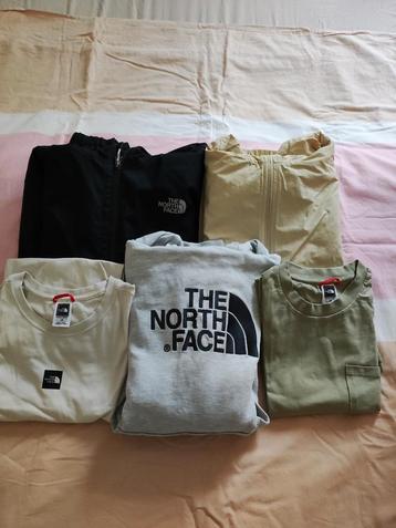 Prachtig kledingpakket van The North Face, zo goed als nieuw beschikbaar voor biedingen